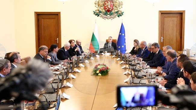 Меморандум за разбирателство между служебното правителство и инвеститор в Шумен предвижда откриването на сто работни места