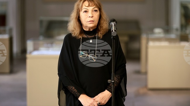 Всяко нещо, което ни е дарено, е един огромен принос в съкровищницата на българското културно наследство, каза доц. Бони Петрунова 