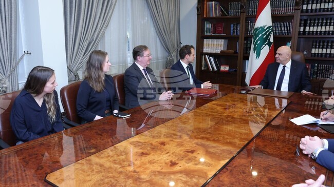 ННА: Ливанският президент заяви пред британски представител, че единствено държавата може да води преговори