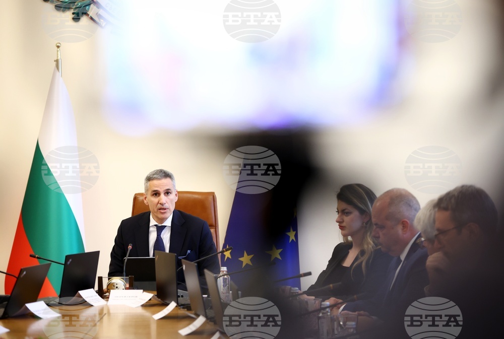 PM Demands Changes in Regulations to Address Shocking Disparities in Medicine Prices Hospitals Pay