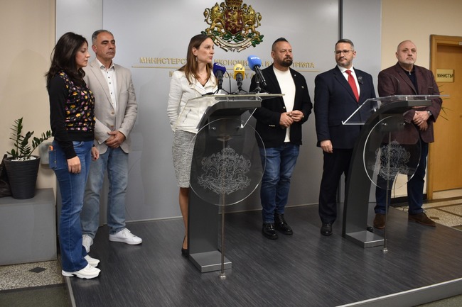 Министър Щонова: Растениевъдството е стратегически сектор, затова първите мерки на държавата бяха насочени към него