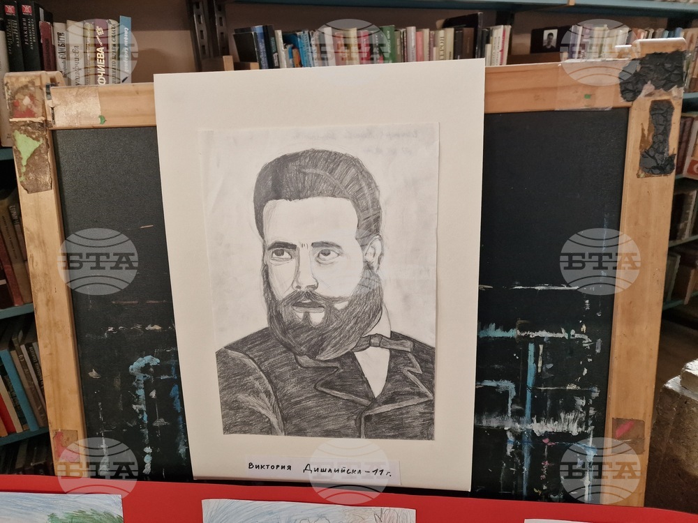 Самоков - Общинска библиотека - изложба на детски рисунки