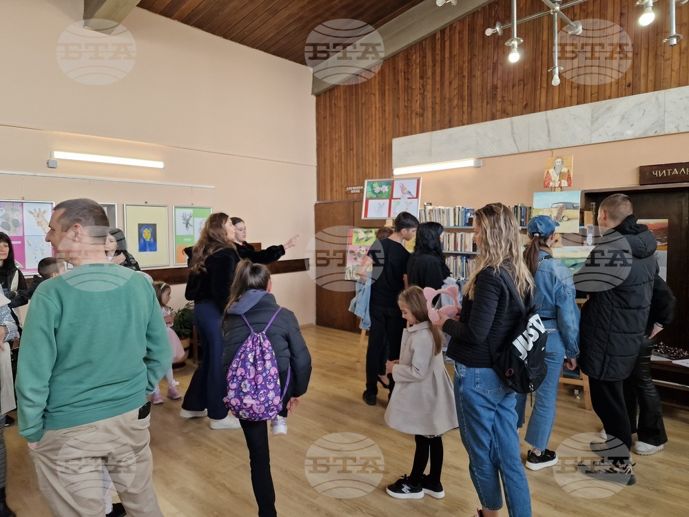 Самоков - Общинска библиотека - изложба на детски рисунки