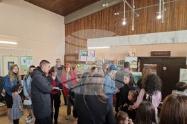 Самоков - Общинска библиотека - изложба на детски рисунки