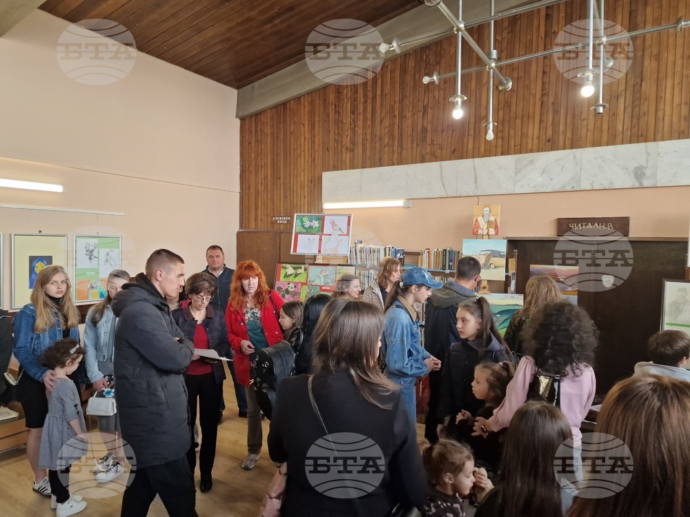 Самоков - Общинска библиотека - изложба на детски рисунки