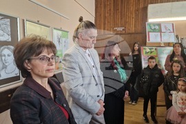 Самоков - Общинска библиотека - изложба на детски рисунки