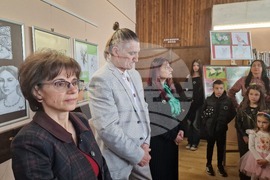 Самоков - Общинска библиотека - изложба на детски рисунки