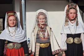 Разград - етнолог - книга - демонстрация