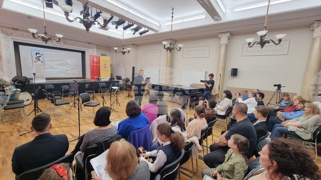 Млад пианист от НМУ „Любомир Пипков“ спечели Гран при в Международния конкурс за млади изпълнители на класически инструменти в Перник