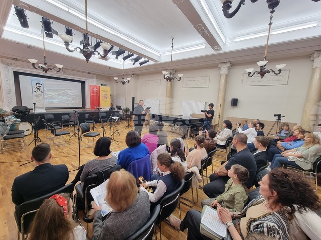 Млад пианист от НМУ „Любомир Пипков“ спечели Гран при в Международния конкурс за млади изпълнители на класически инструменти в Перник