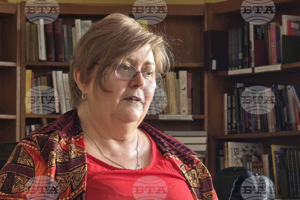 Ловеч - Ели Лозанова - книга - представяне