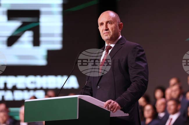 НАТО и ръководителите на институциите на ЕС поздравиха Румен Радев за изборната победа