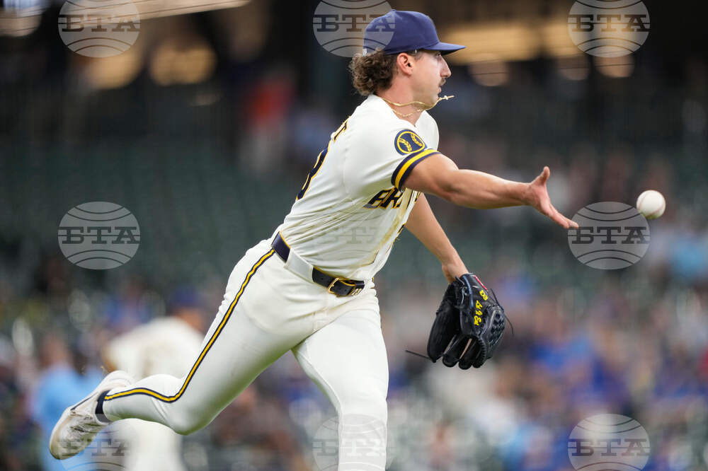 Blue Jays Brewers Baseball