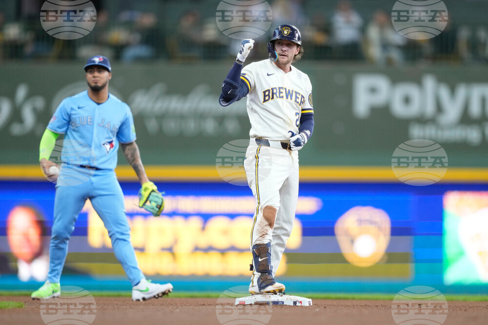 Blue Jays Brewers Baseball