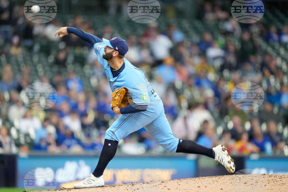 Blue Jays Brewers Baseball