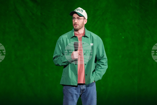 По време на „СинемаКон“ „Дисни“ представи кадри от „Отмъстителите: Денят на страшния съд“, а „Парамаунт“ потвърди, че работи по „Топ Гън 3“