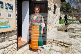 Балчик - Културен център „Двореца“ - шивалня