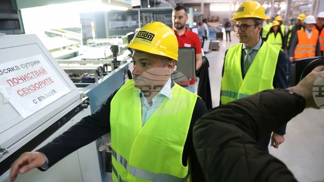 За България няма опасност от недостиг на керосин и дизел, каза служебният министър Трайчо Трайков 