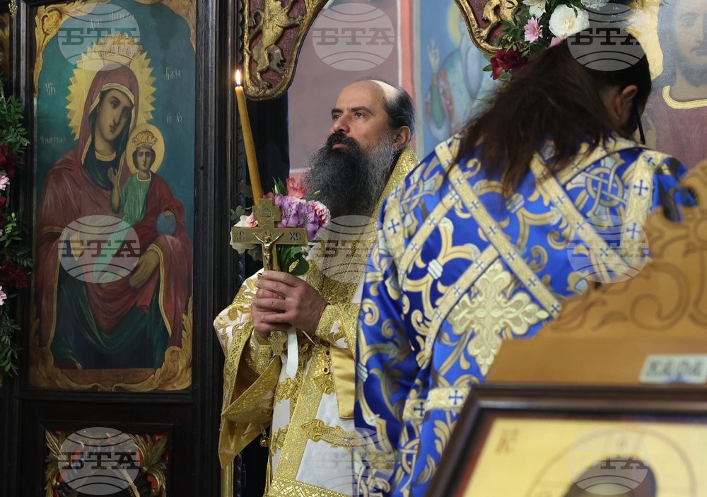 Храм „Св. Богородица - Живоприемни източник“ - Патриарх Даниил - литургия