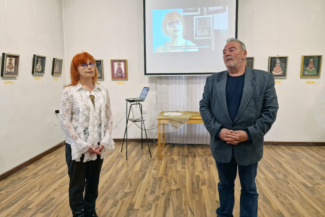 Самоков - Исторически музей - изложба „Висша мода от бабините ракли“