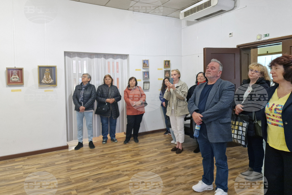 Самоков - Исторически музей - изложба „Висша мода от бабините ракли“