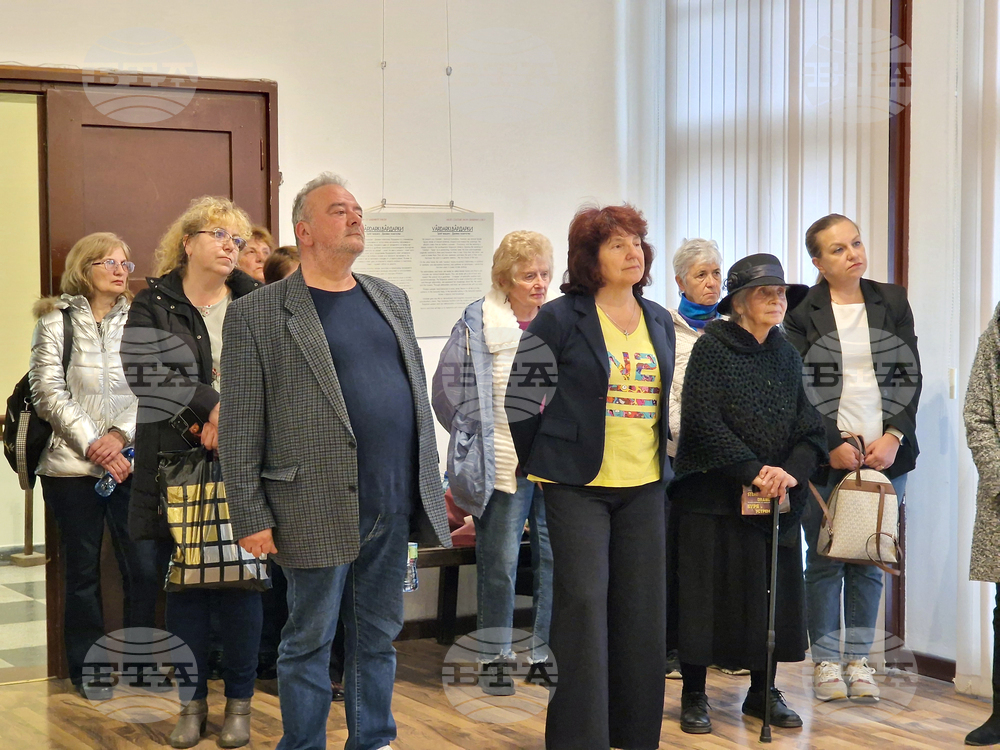 Самоков - Исторически музей - изложба „Висша мода от бабините ракли“