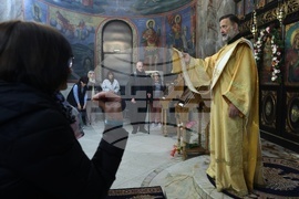 Храм „Св. Богородица - Живоприемни източник“ - литургия