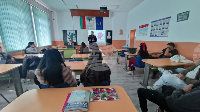 Пътна полиция в Смолян започна информационни срещи със зрелостници за рисковете на пътя преди абитуриентските балове