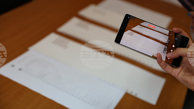 Има членове на секционни избирателни комисии, които не са се явили и се извършва замяната им, съобщи председателят на РИК-Благоевград 