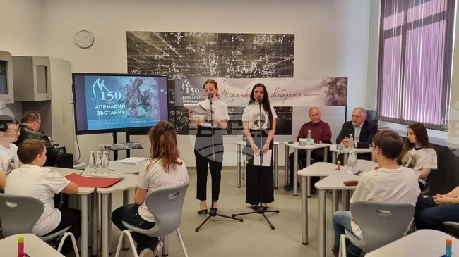 Ученици от Силистра отбелязаха 150 години от Априлското въстание с тематична проява под наслов „Пламъкът на свободата“