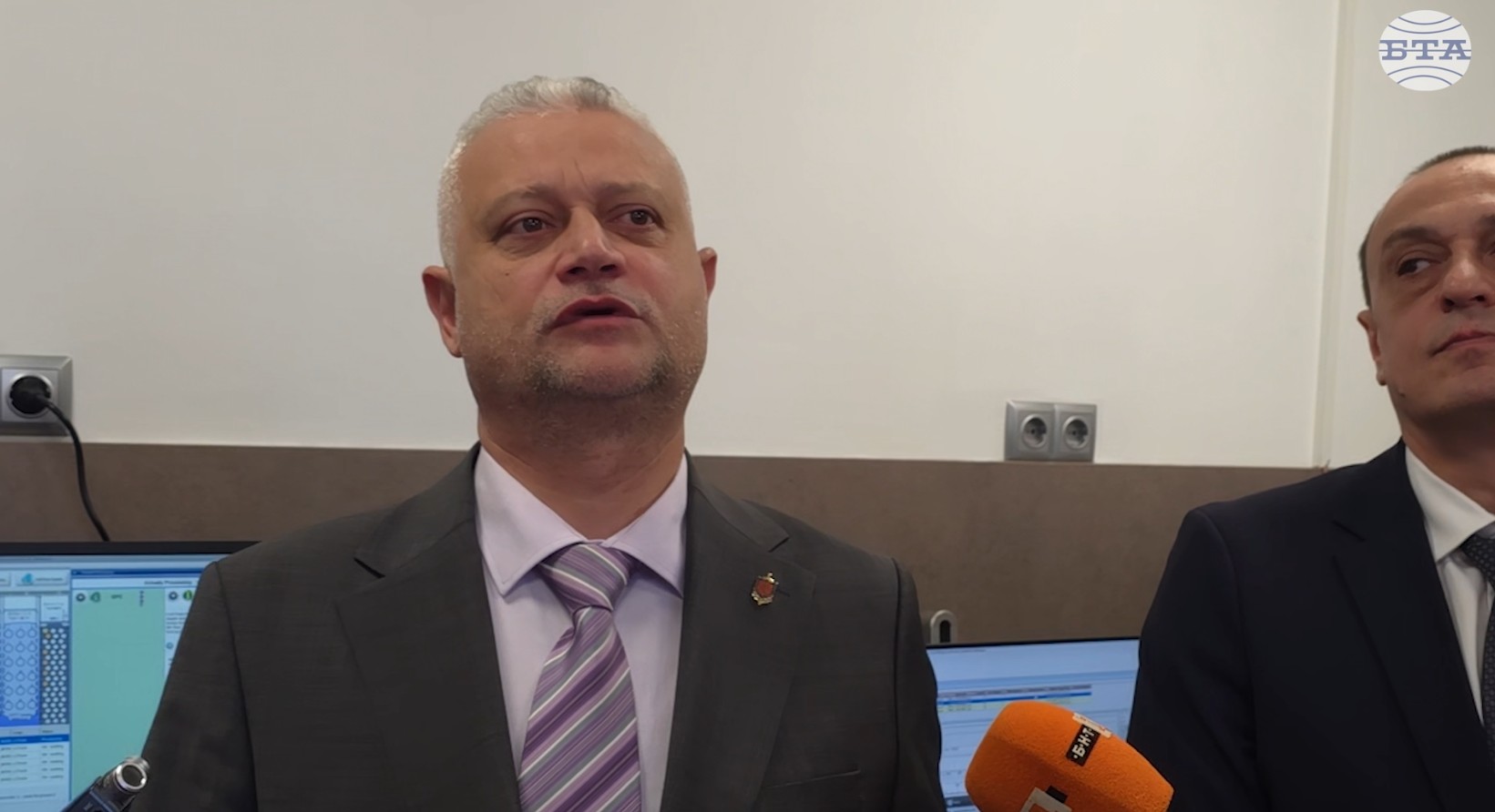 Общо 2066 сигнала за изборни престъпления и нарушения са постъпили от цялата страна до днес, съобщи служебният министър Емил Дечев