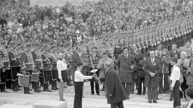 Как е отбелязана стогодишнината от Априлското въстание през 1976 г.