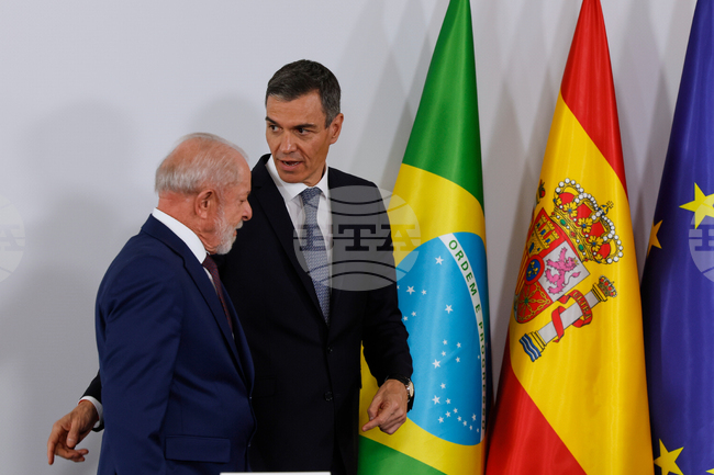 Испанският премиер заяви, че венецуелската опозиционна лидерка Мачадо е отказала да се срещне с него