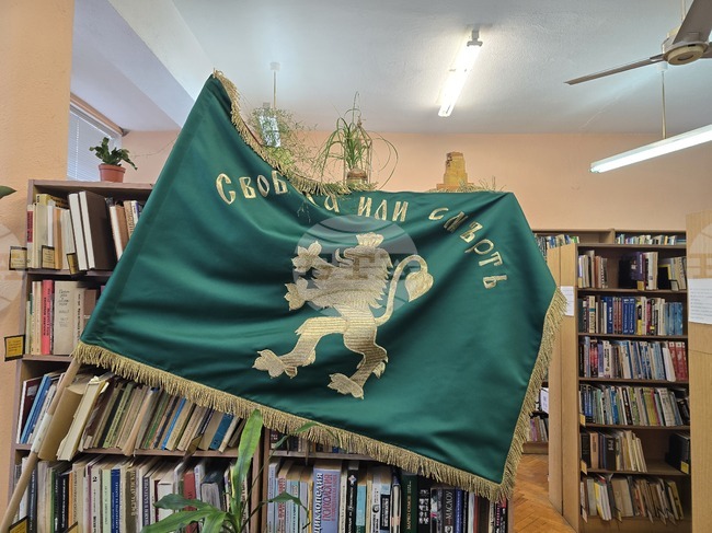 Девет извезани творби ще дари майсторката Елисавета Георгиева по повод 150-годишнината от Априлското въстание