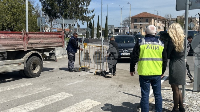 Затварянето на бул. „Европа“ в Ямбол за толкова дълго време причини сериозно неудобство, каза областният управител Биляна Кавалджиева