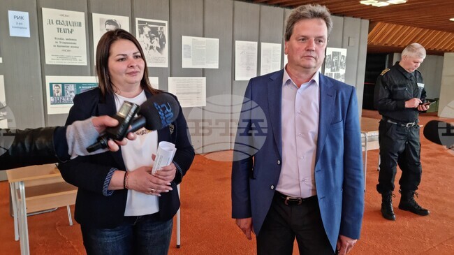 Приемателният пункт за изборните книжа на СИК в област Враца е напълно готов, каза областният управител Стефан Красимиров