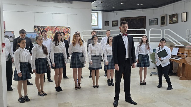 Църковнославянски песнопения звучаха в концерт в Регионалния исторически музей във Враца