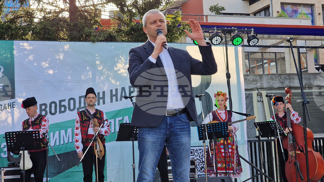 Ние сме верни на нашия народ, каза лидерът на „Възраждане“ Костадин Костадинов в Стара Загора