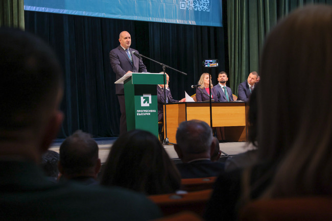 Румен Радев: Учредяването на политическа партия „Прогресивна България“ е отговор на дългогодишно очакване на обществото за реална защита на неговите интереси 