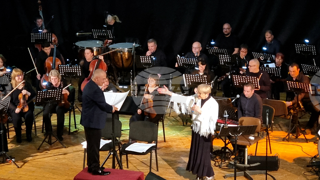 Камелия Тодорова и Симфониета – Шумен поднесоха в Ямбол „Симфония от мечти“, която завърши с много аплодисменти и два биса