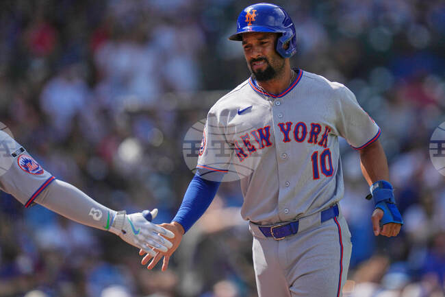 CORRECTION Mets Cubs Baseball