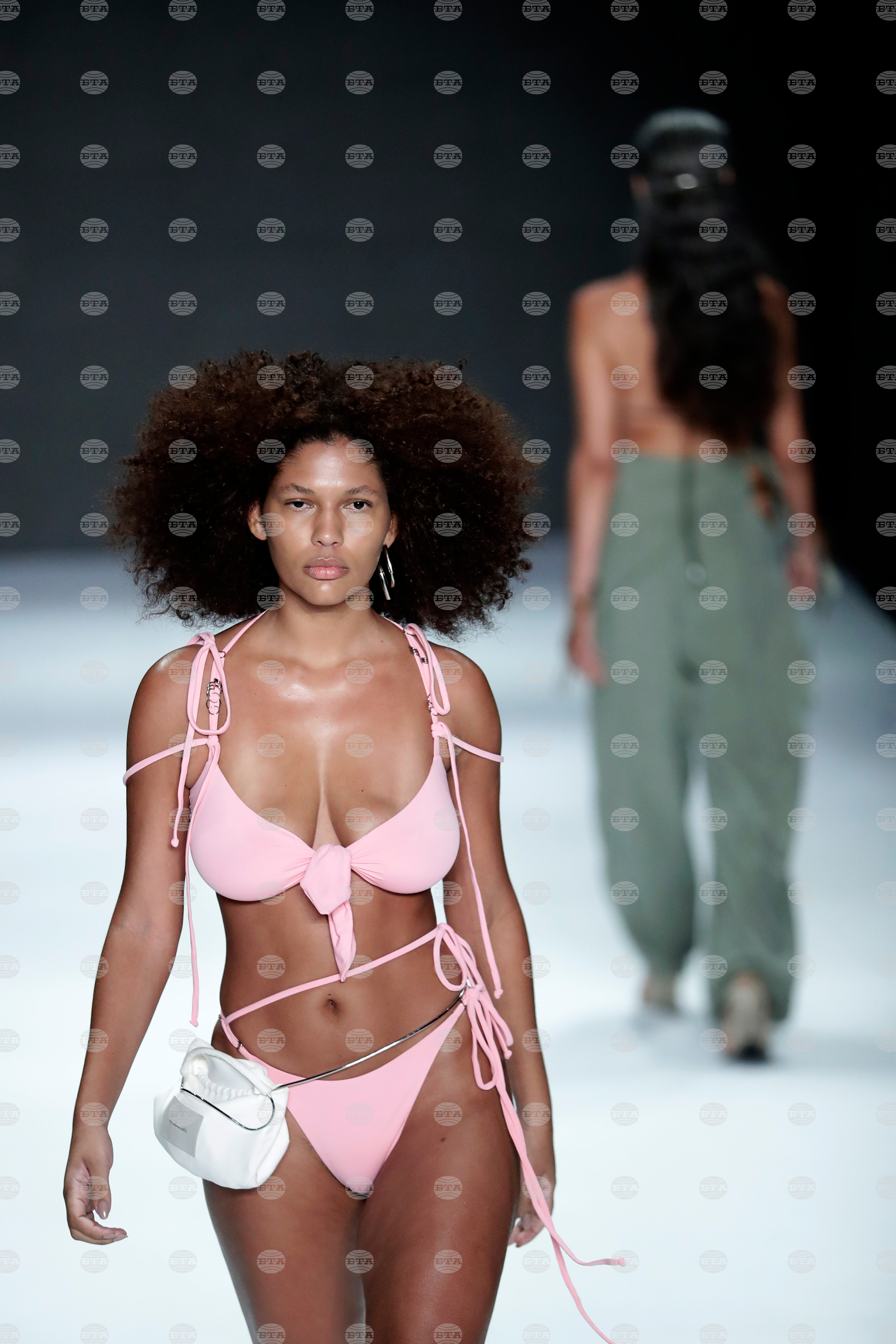 Brazil Fashion Karoline Vitto