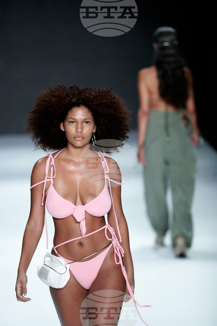 Brazil Fashion Karoline Vitto