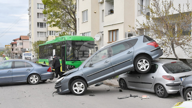 Общо 40 души са ранени при катастрофи в страната през изминалото денонощие, собщават от МВР