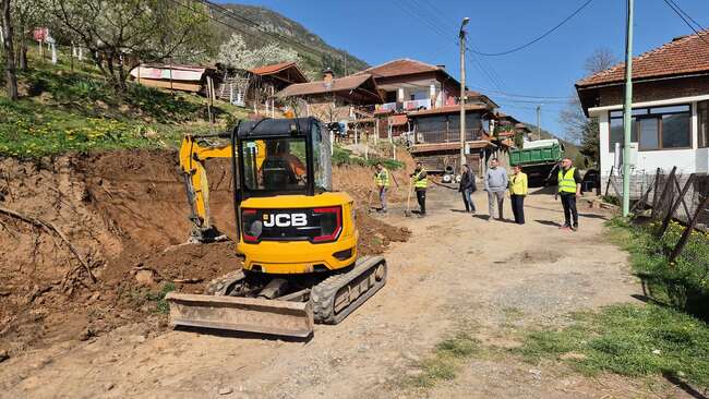 В тетевенското село Градежница започна ремонт на улица за близо 140 хиляди евро