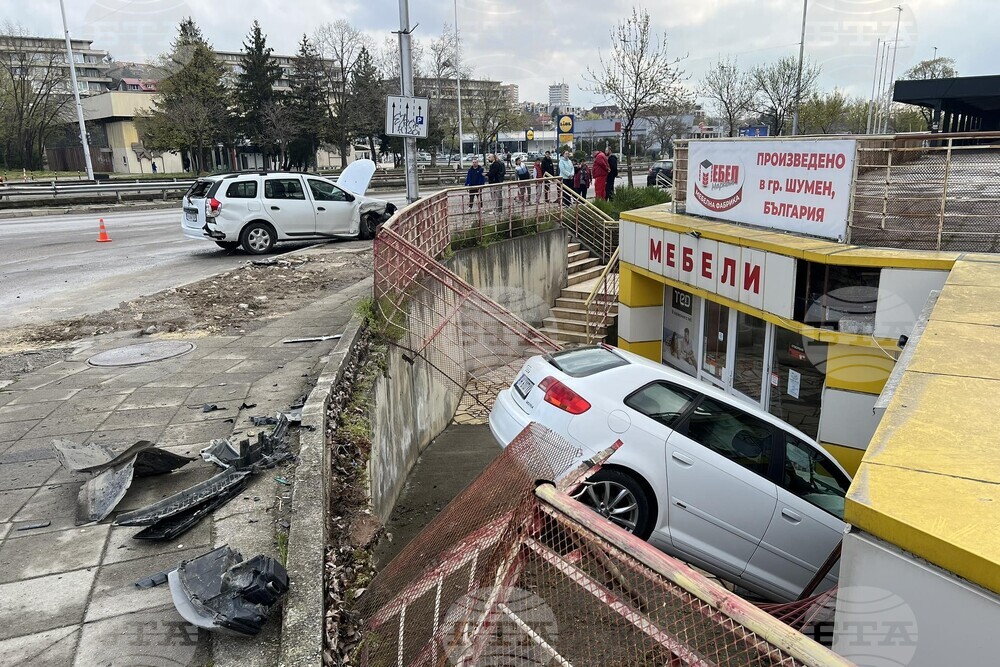 Двама души пострадаха тежко след катастрофа в Шумен 
