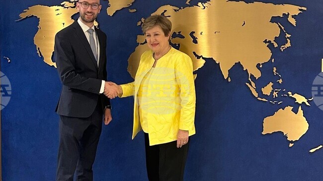 Служебният министър на финансите Георги Клисурски разговаря с управляващия директор на МВФ Кристалина Георгиева във Вашингтон