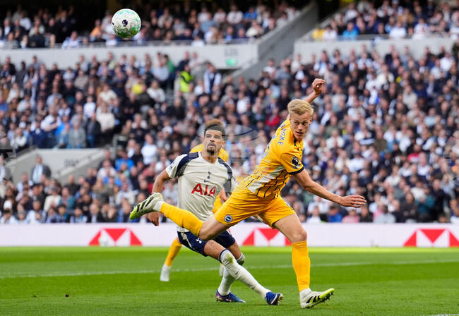 Брайтън разочарова Тотнъм с изравнителен гол в добавеното време