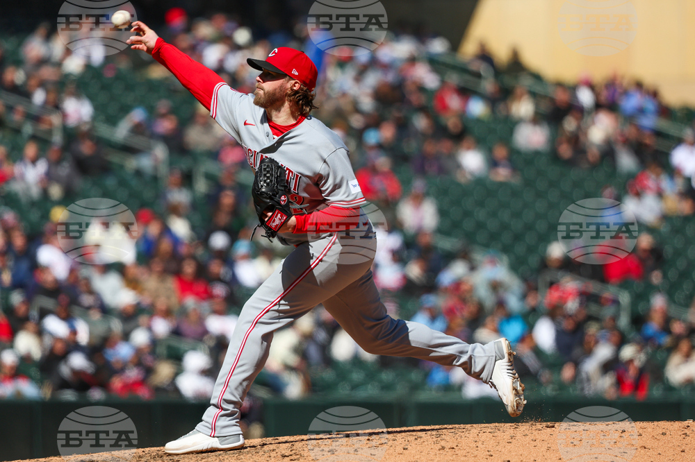 Reds Twins Baseball