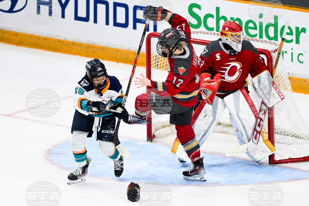 PWHL Sirens Charge Hockey